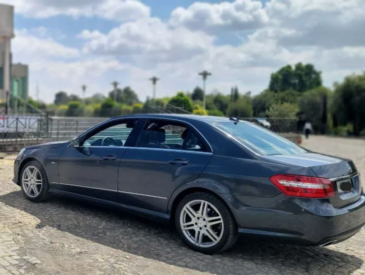 Mercedes-Benz E-Class E200 2013 – photo 9