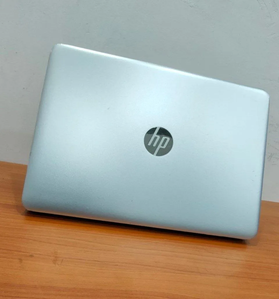 HP EliteBook 840 G3 i5 Laptop – photo 3