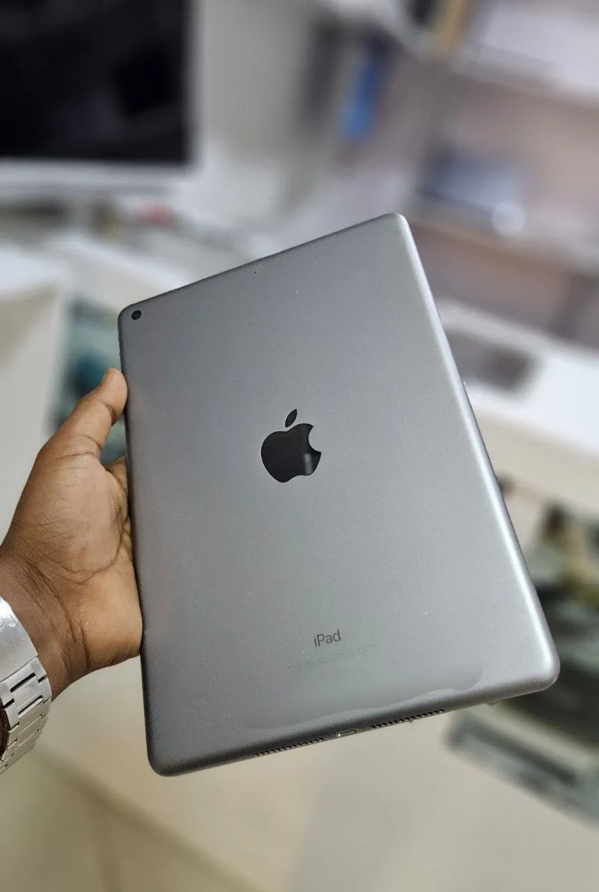Apple iPad 5th Generation 32GB – photo 3