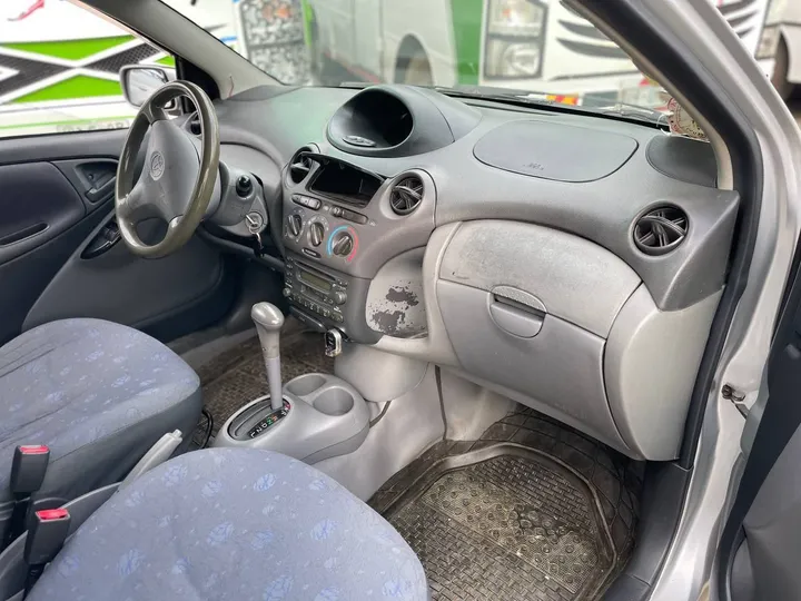 Toyota Vitz 2001 Automatic – photo 3