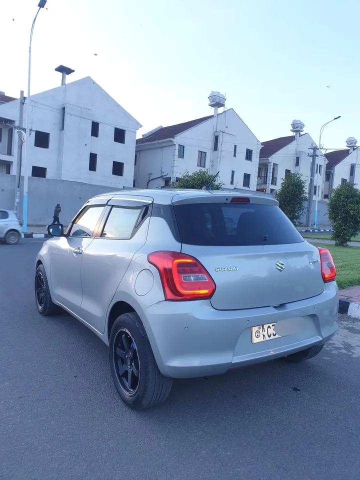 Suzuki Swift 2022 Automatic – photo 9