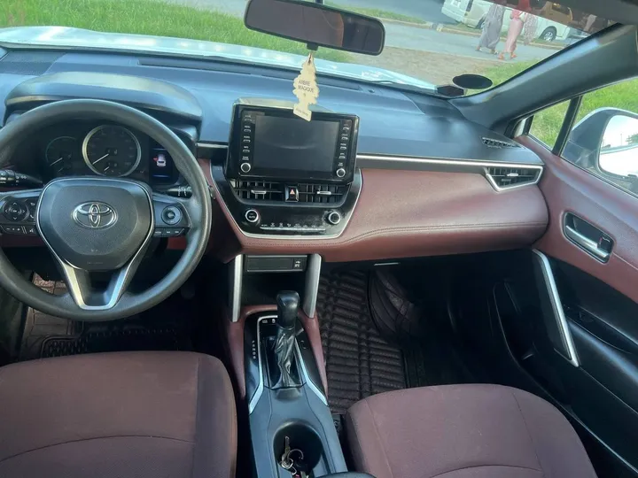 Toyota Corolla Cross Hybrid 2023 – photo 8