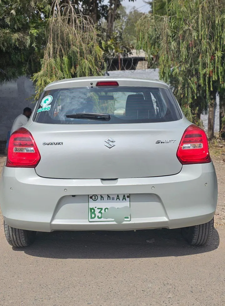 Suzuki Swift 2022 Automatic – photo 4