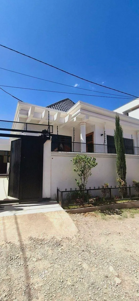 3 Bedroom Villa for Sale in Semit – photo 5