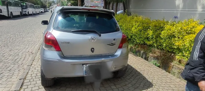 Toyota Yaris Compact 2008 – photo 3