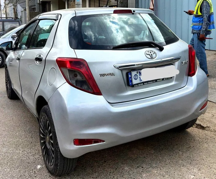 Toyota Yaris 2013 Manual – photo 4