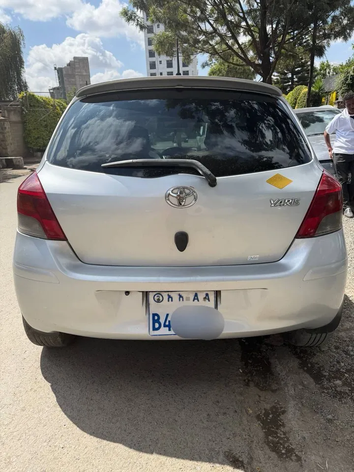 Toyota Yaris Compact 2008 – photo 3