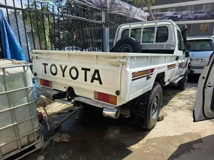 2012 Toyota Land Cruiser Single Cab – photo 4