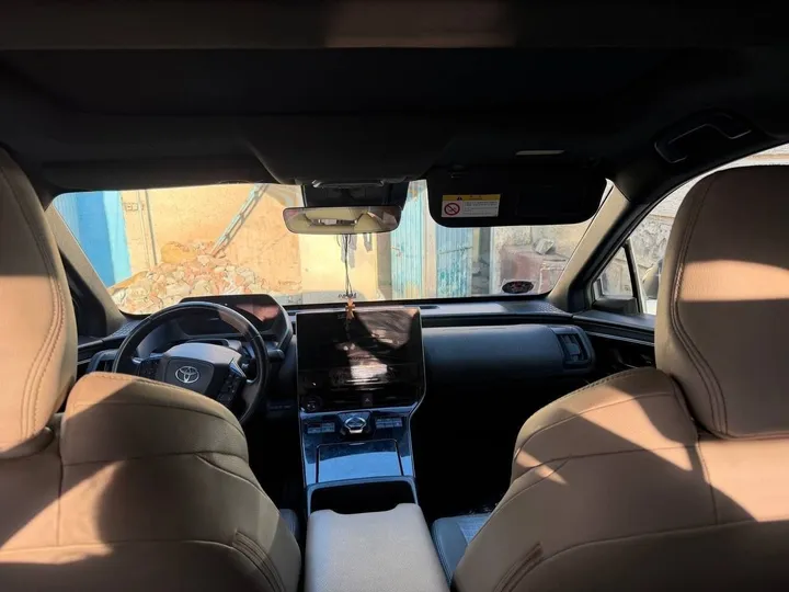 Toyota BZ4X EV 2022 Crossover SUV – photo 4