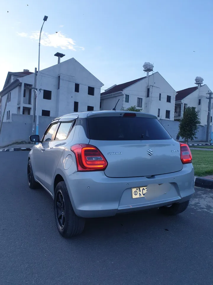 Suzuki Swift 2022 Automatic – photo 3