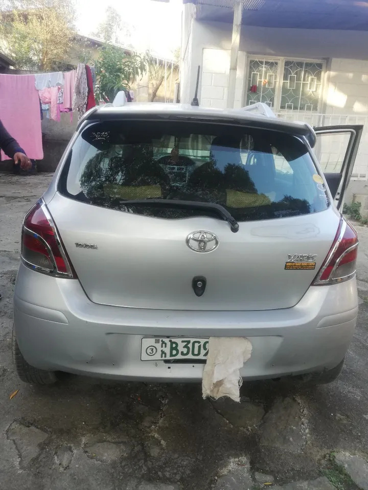 Toyota Vitz 2010 – photo 4