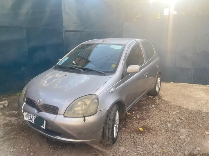 Toyota Vitz 2001 Automatic – photo 3