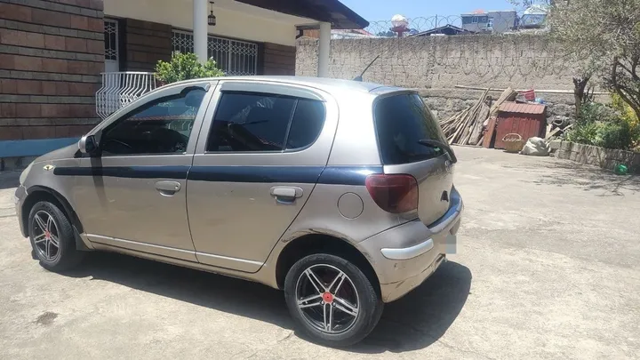 2004 Toyota Vitz Automatic – photo 3