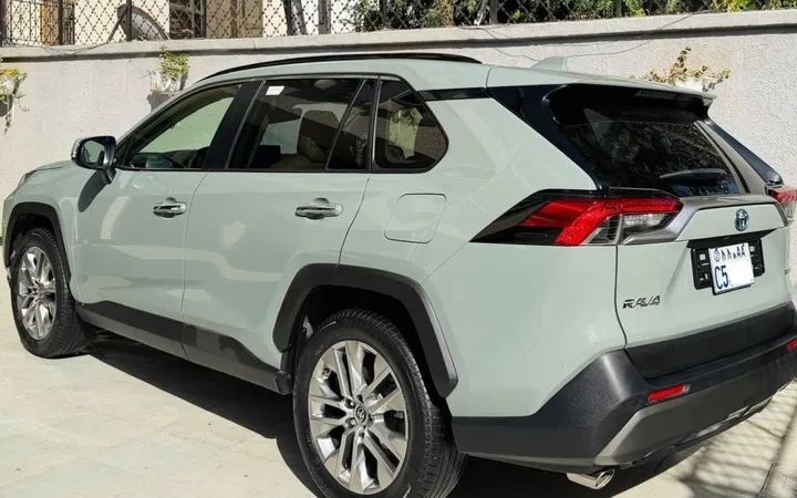 Toyota RAV4 Hybrid 2023 Europe – photo 9