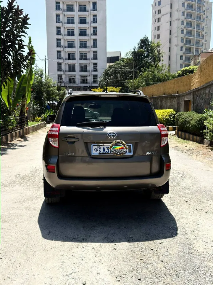 Toyota RAV4 2010 Automatic – photo 3