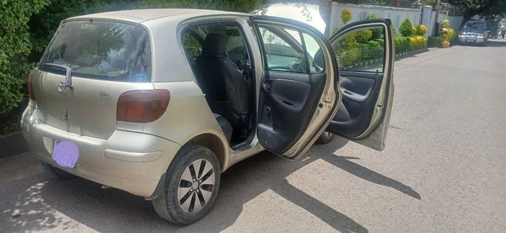 Toyota Vitz 2002 Automatic 1.0L – photo 4