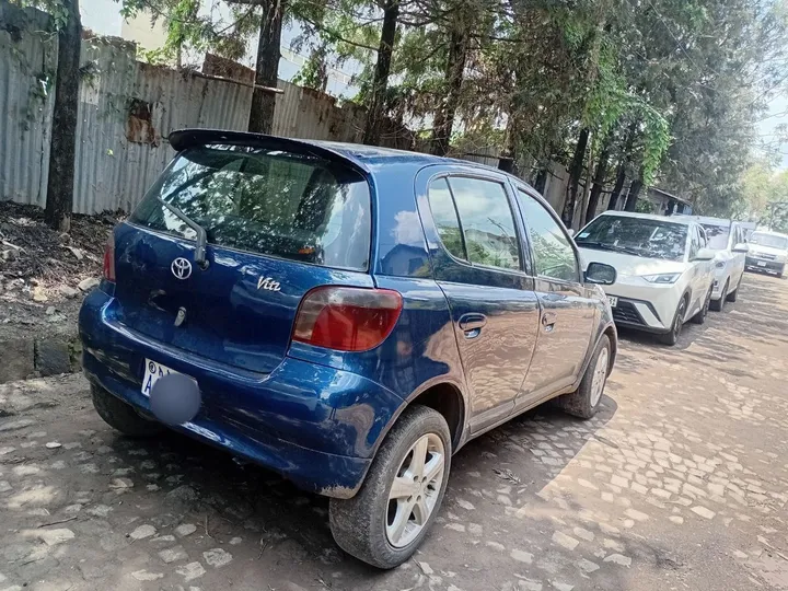 Toyota Vitz 2001 Automatic 1.0L – photo 4