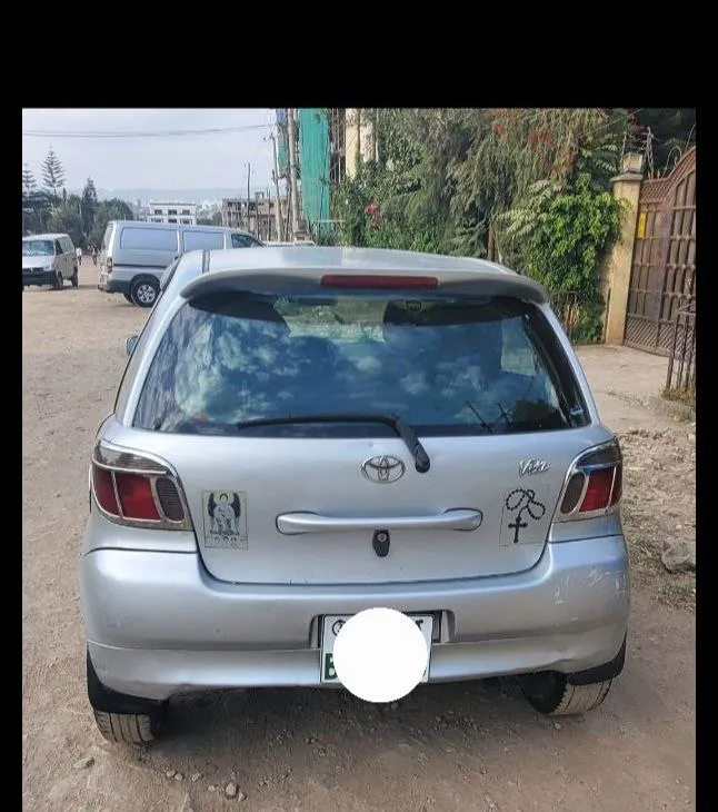 Toyota Vitz 2001 Automatic – photo 3