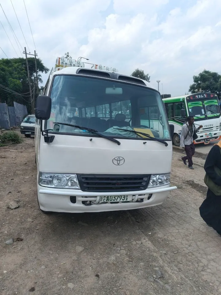 Toyota Coaster Bus 2003 – photo 3