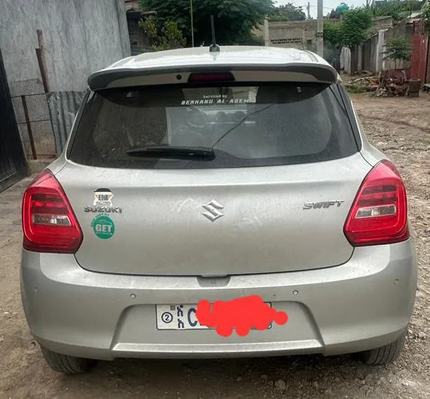 Suzuki Swift 2022 Automatic – photo 4