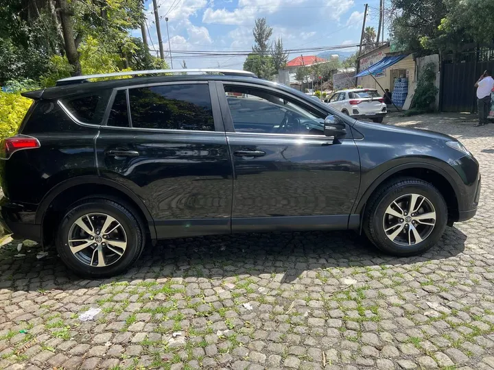 Toyota RAV4 2017 AWD Automatic – photo 5