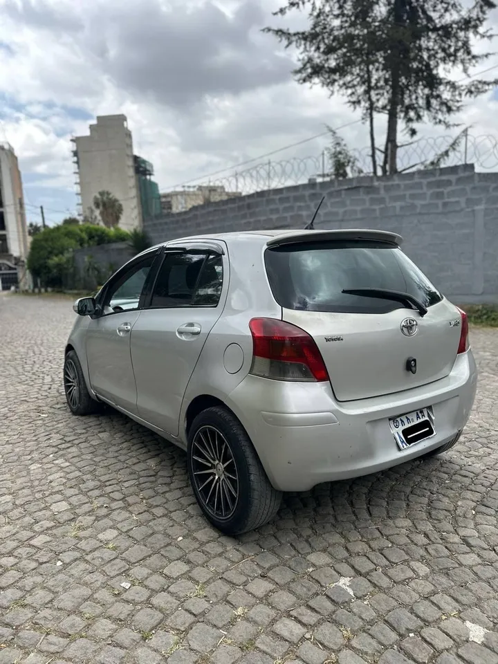 Toyota Yaris Compact 2008 – photo 3