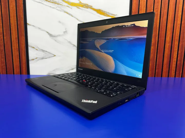 Lenovo ThinkPad X240 i5 Laptop – photo 4