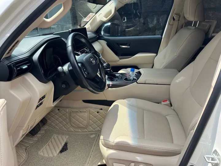 Toyota Land Cruiser VXR 2023 – photo 4