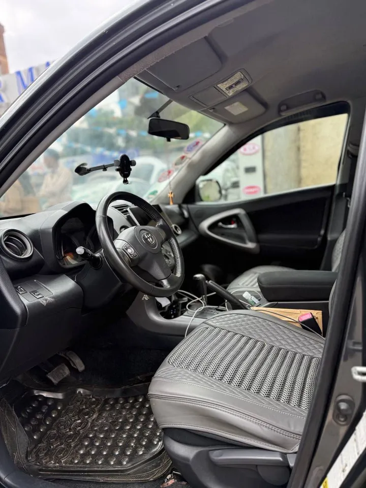 Toyota Rav4 2009 4WD Automatic – photo 4