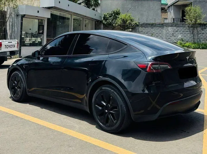 Dual Motor Tesla Model Y 2023 – photo 5