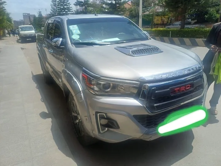 Toyota Revo Double Cab 2017 – photo 6