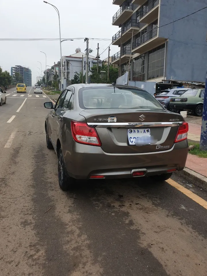 Suzuki Dzire 2022 Automatic – photo 7