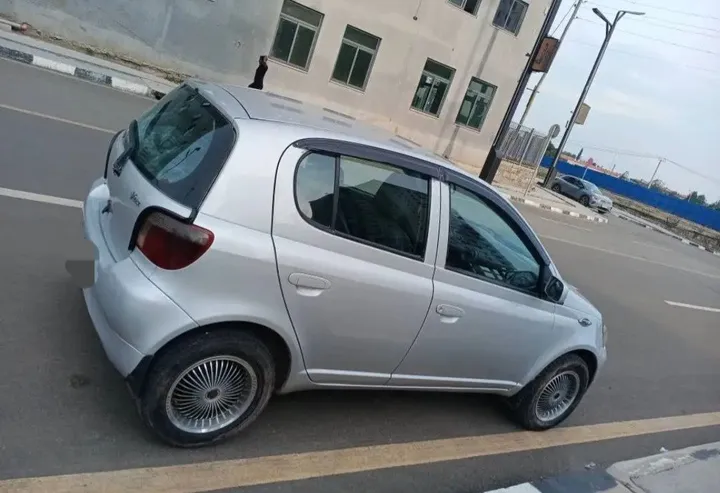 Toyota Vitz 2001 Automatic – photo 3