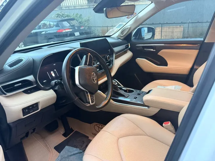 Toyota Highlander Hybrid 2023 – photo 4