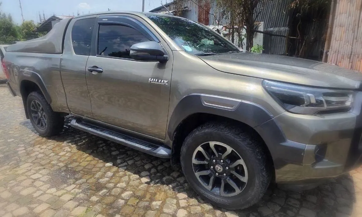 Toyota Hilux Invincible Extra Cab 2021 – photo 4
