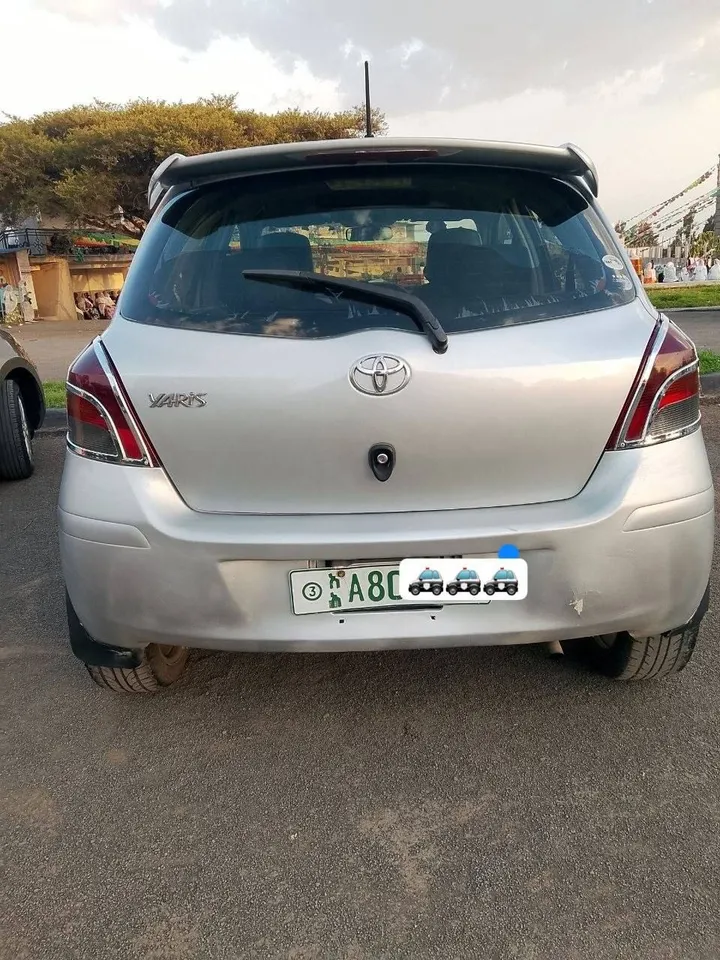 Toyota Yaris Automatic 2010 – photo 4