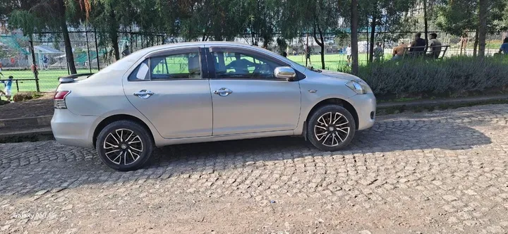 Toyota Yaris Belta 2010 Automatic – photo 3