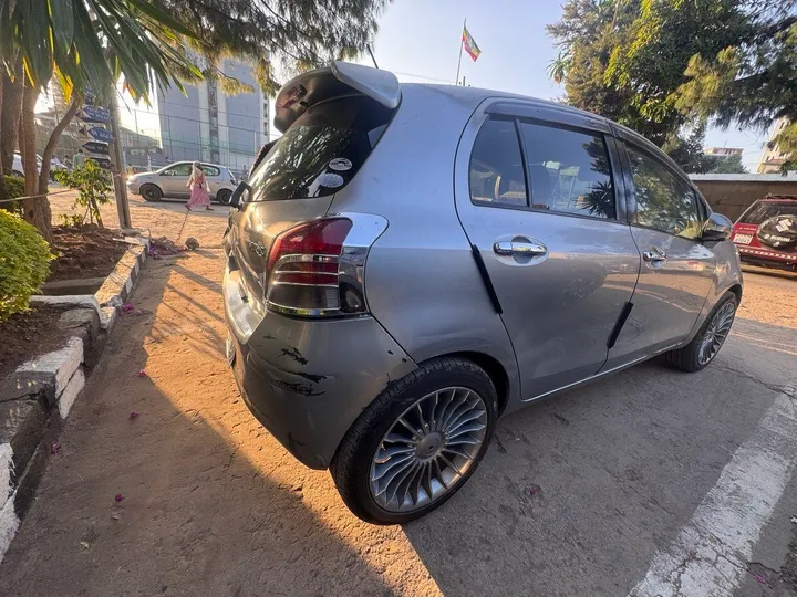 Toyota Yaris Compact 2009 Automatic – photo 6