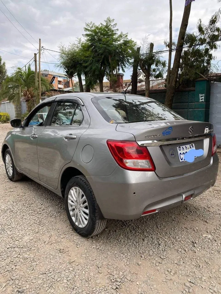 Suzuki Dzire 2022 Automatic – photo 6