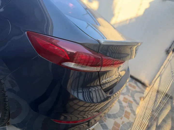 Hyundai Avante 2017 Automatic – photo 4
