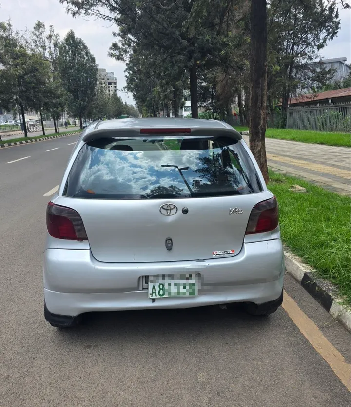 Toyota Vitz 2001 Automatic – photo 3