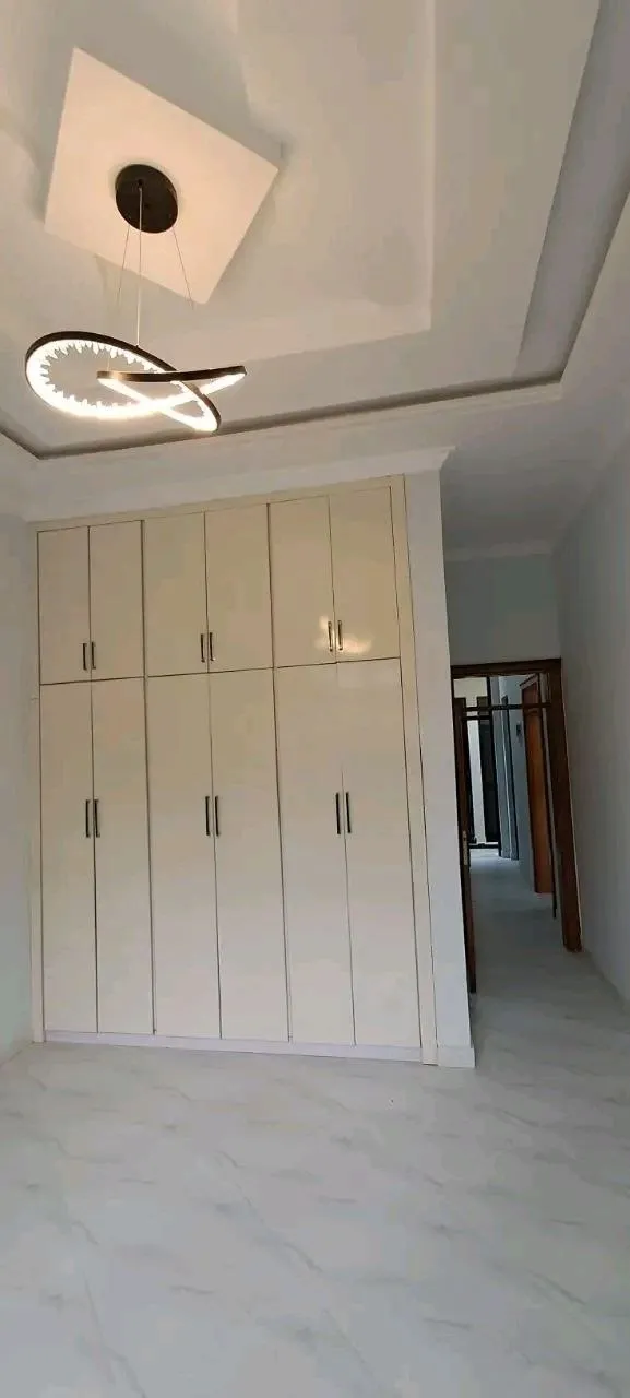 Modern 5-Bedroom Villa 230 sqm – photo 3