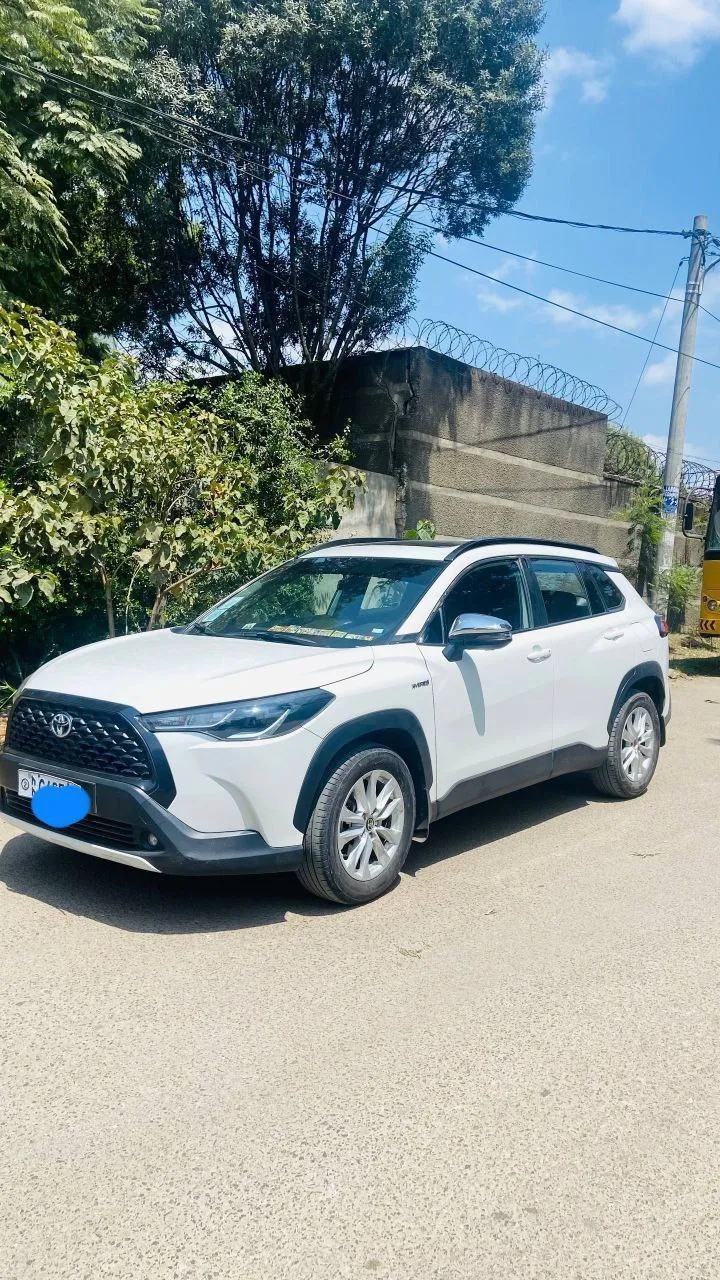 Toyota Corolla Cross Hybrid 2022 – photo 4