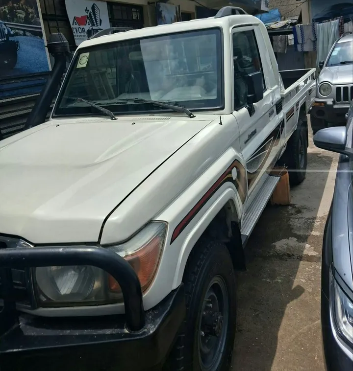 2012 Toyota Land Cruiser Single Cab – photo 5