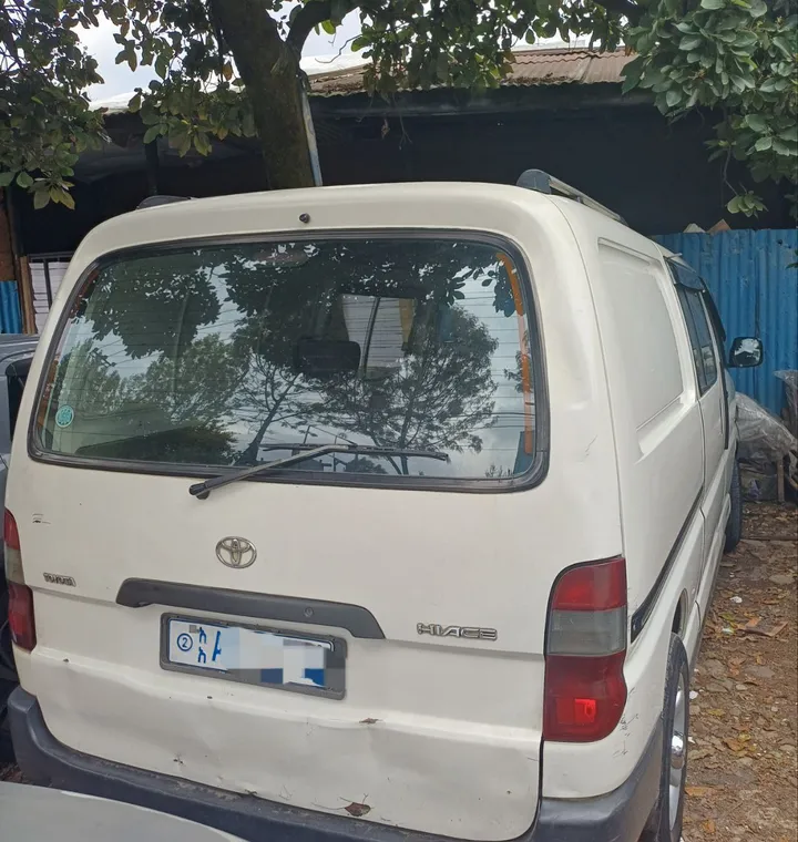 Toyota Hiace Dolphin Diesel Van – photo 7