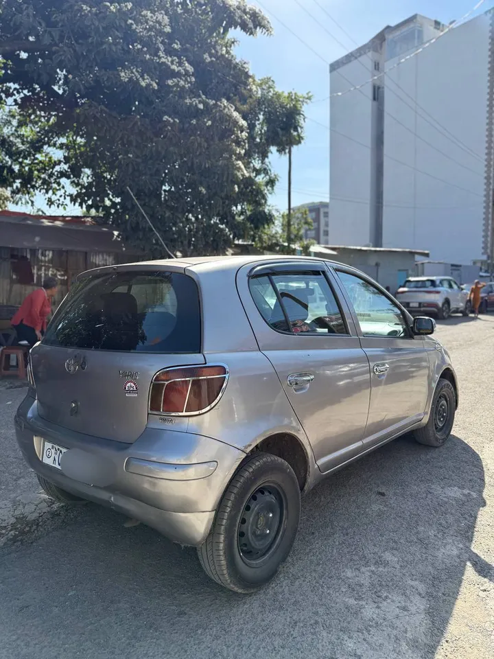 Toyota Vitz Yaris 2004 Manual – photo 3