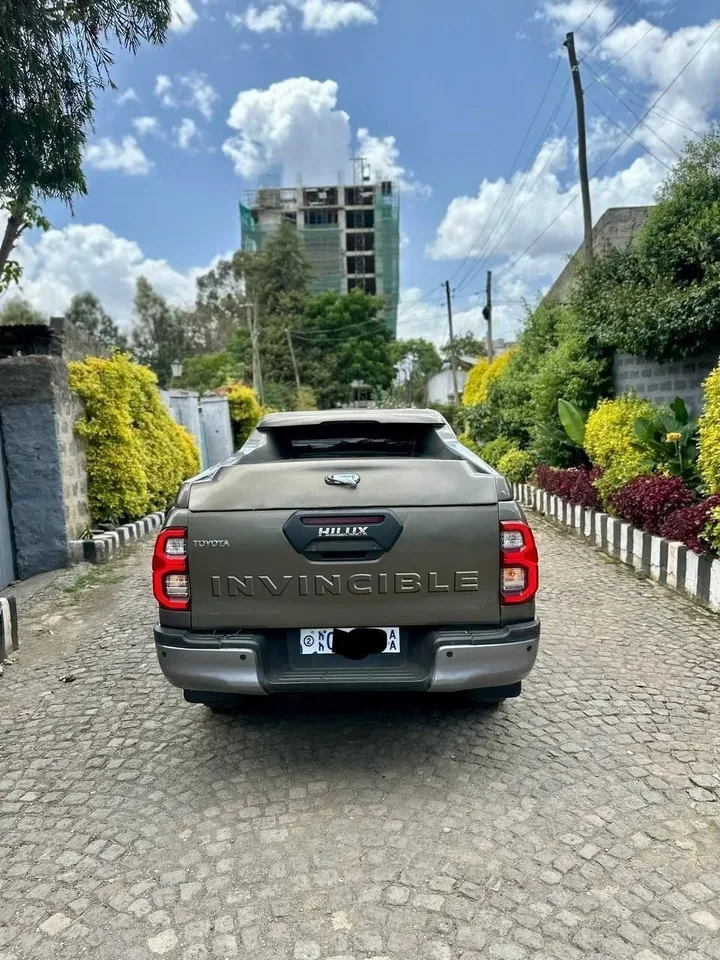 Toyota Hilux Invincible X 2021 – photo 3