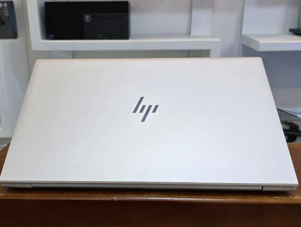 HP EliteBook 850 G8 Touch Laptop – photo 3