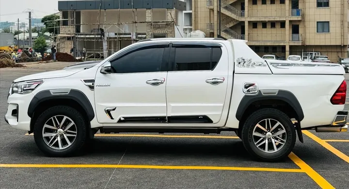 Toyota Hilux Revo Double Cab 2019 – photo 4