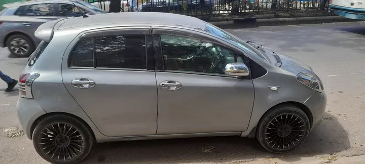 Toyota Yaris Compact 2007 – photo 3